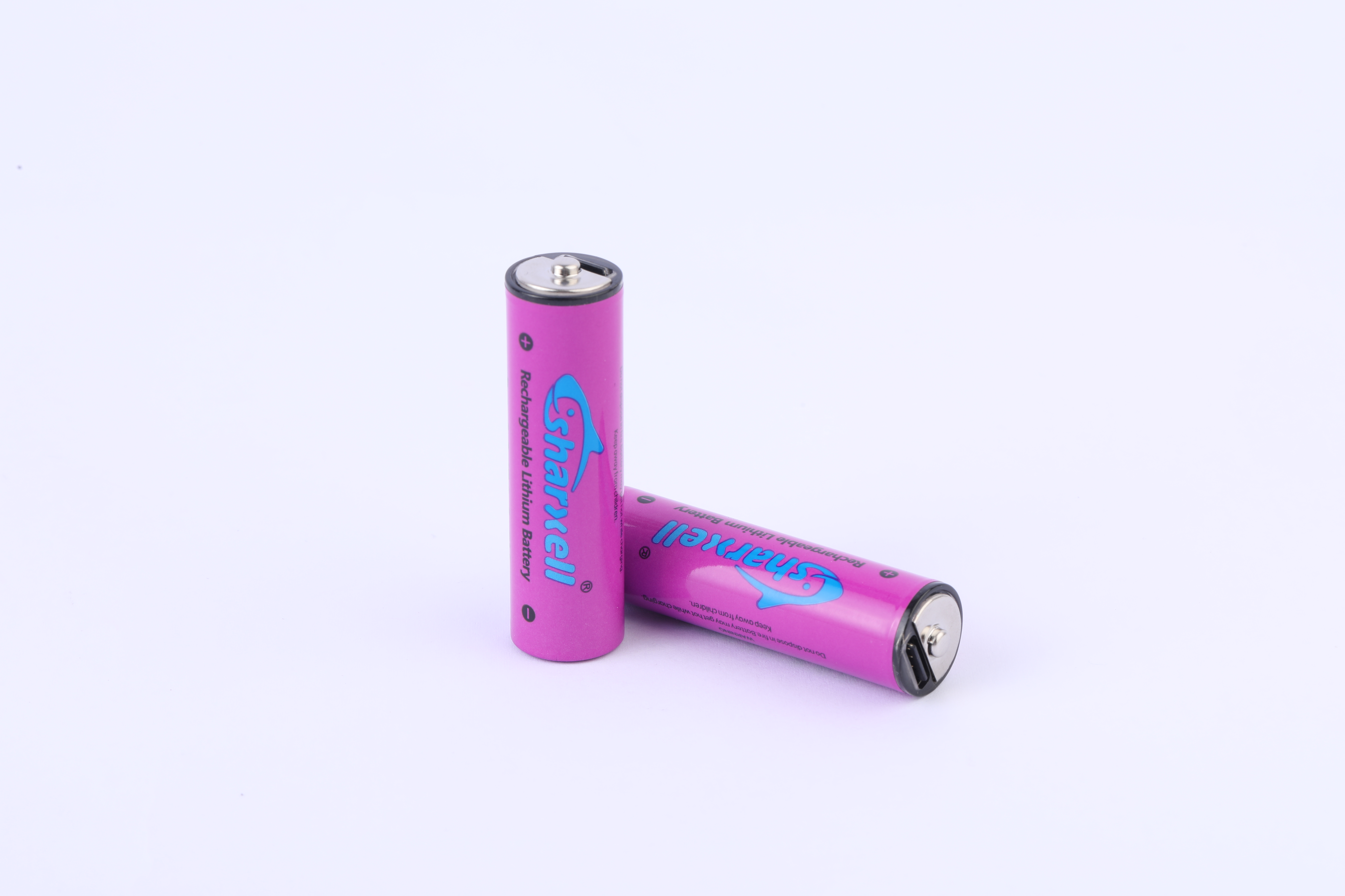 Purple Sharxell AA 1.5V USB-C rechargeable lithium battery
